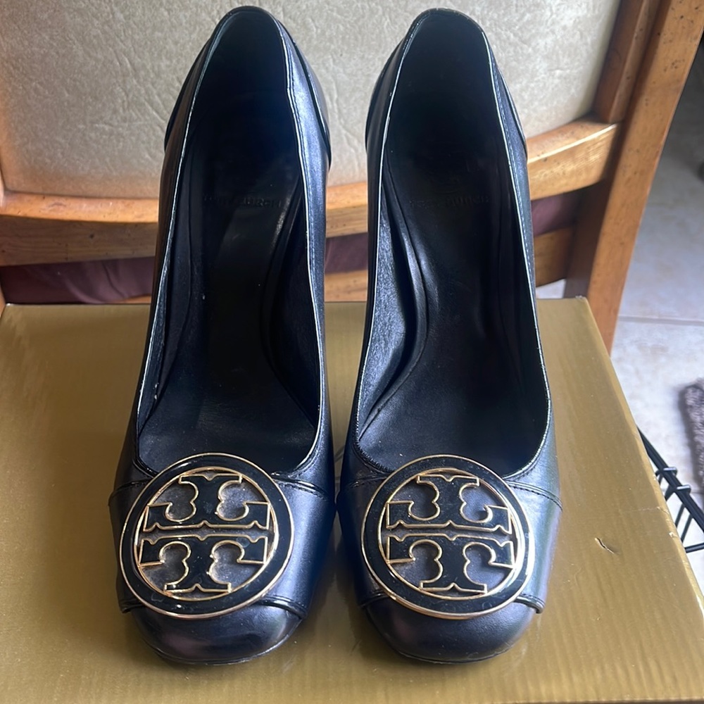 Tory Burch work shoe 8 1/2, runs slightly big